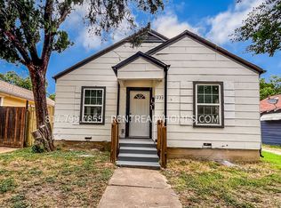 1233 E Davis Ave, Fort Worth, TX 76104