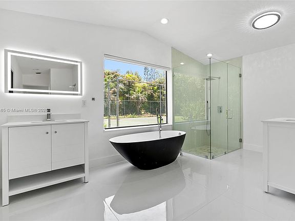 3rd image of 4031 Coral Hills Dr #0