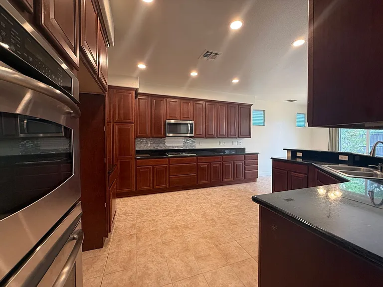 4221 Anatolia Dr — Photo 9