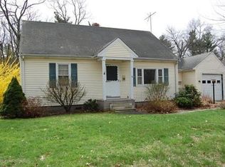 76 Smith St, Chelmsford, MA 01824