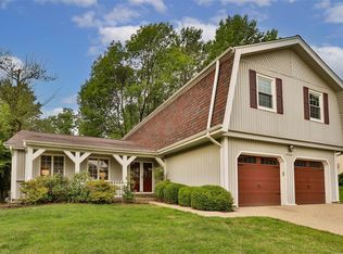 2019 Cedarmill Dr, Chesterfield, MO 63017