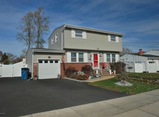 46 Stanford Dr, Hazlet, NJ 07730