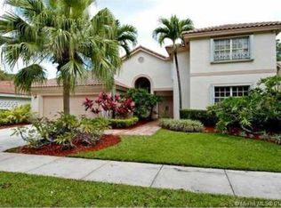 1250 Lake Point Dr, Weston, FL 33326