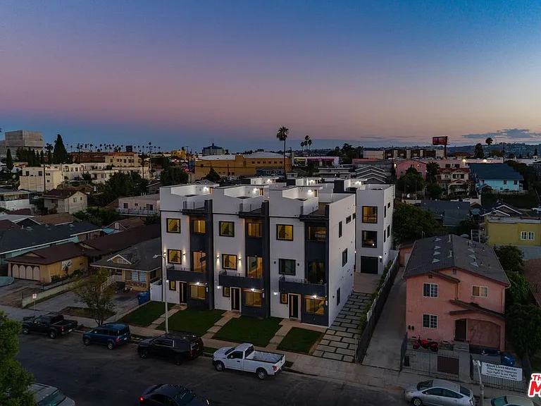 4826 W Pickford — Photo 43