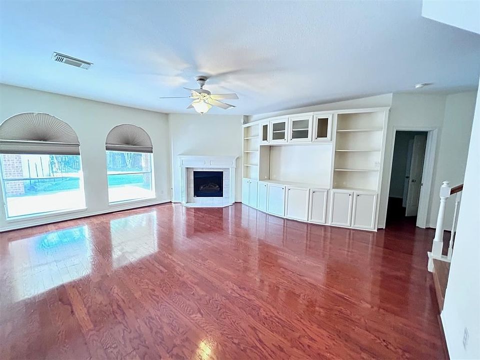 1st image of 2615 Rosemary Ct