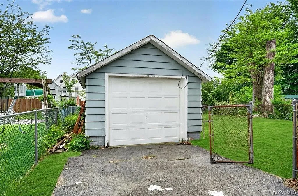 4 bed, $2,800 — Photo 4