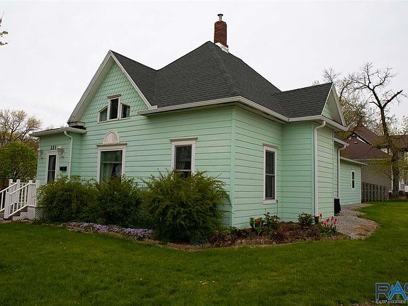5th image of 221 N Liberty Ave