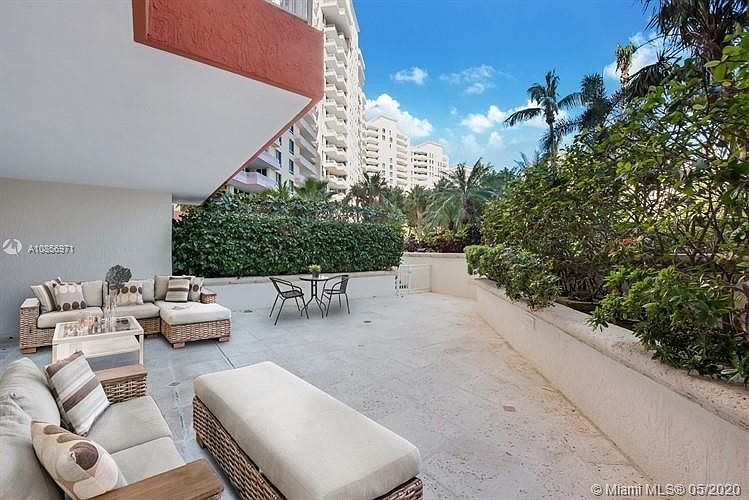 Lanai Terrace