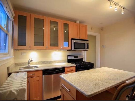 4th image of 1912 Brown Ave #2