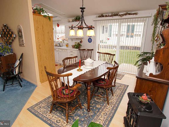 5th image of 278 Countryside Cir