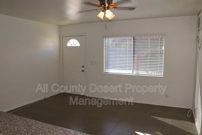 2 bed, 1.0 bath, 900 sqft, $1,595 — Photo 3