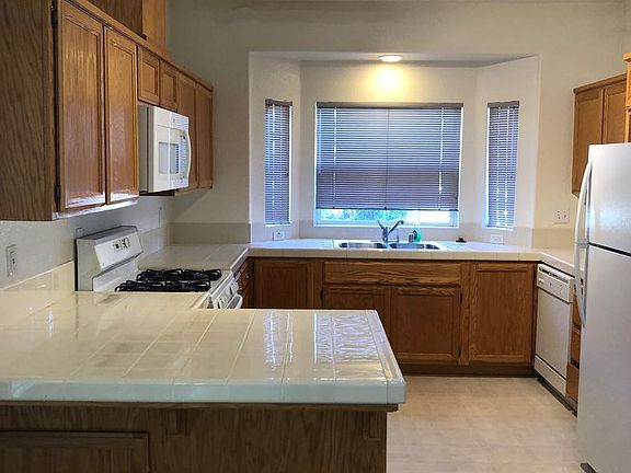 5th image of 2685 Clay St