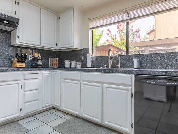 3rd image of 188 Shelley Ave