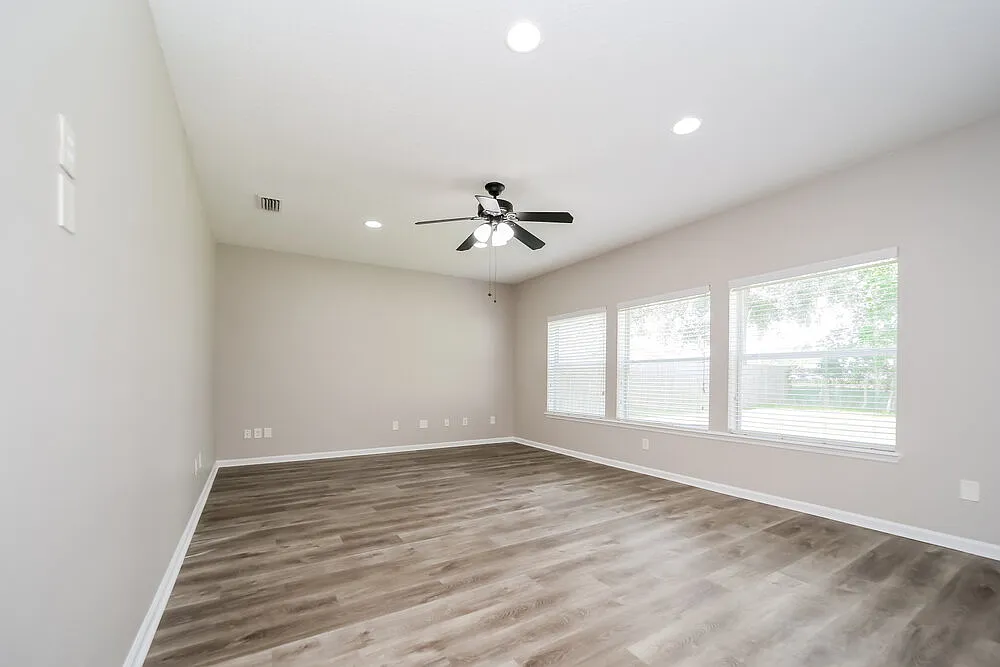 4 bed, 2.5 bath, 2888 sqft, $3,490 — Photo 4