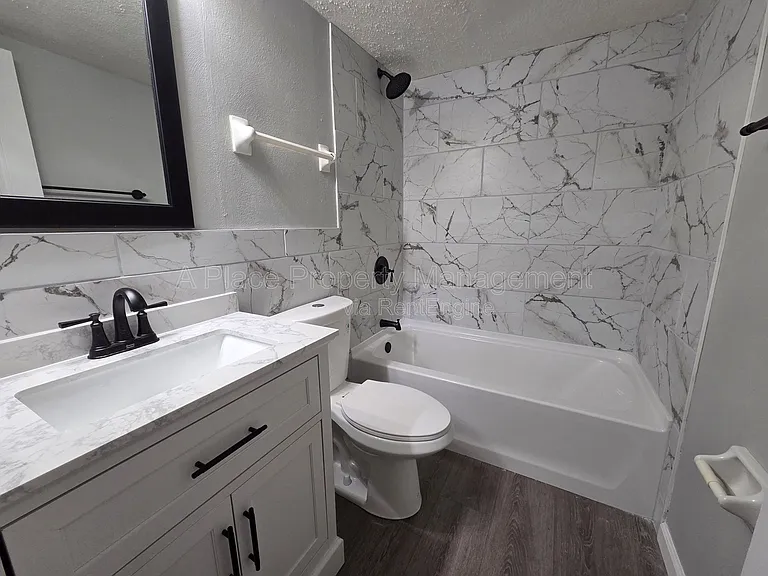 Roseland Terrace Apartments — Photo 20