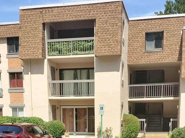 3810 Laramie Pl — Photo 4