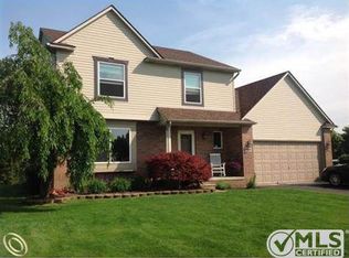 2117 Airway Dr, Brighton, MI