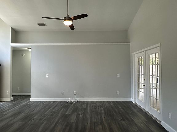 2nd image of 1073 Country Cove Ct