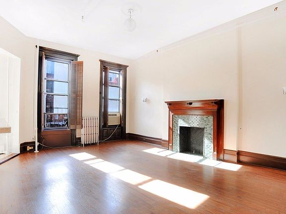 2nd image of 44 W 70th St APT 3