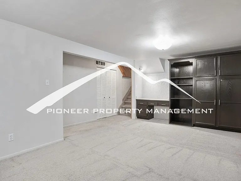 223 Dolomite Dr — Photo 17