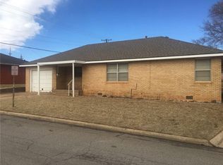 315 E Eureka Ave, Weatherford, OK 73096