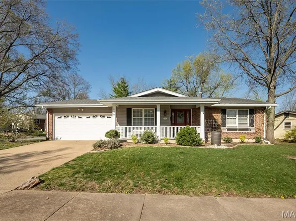 539 Blazedwood Dr, Ballwin, MO 63021