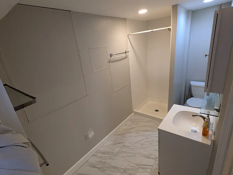 44 Adams St NW — Photo 6