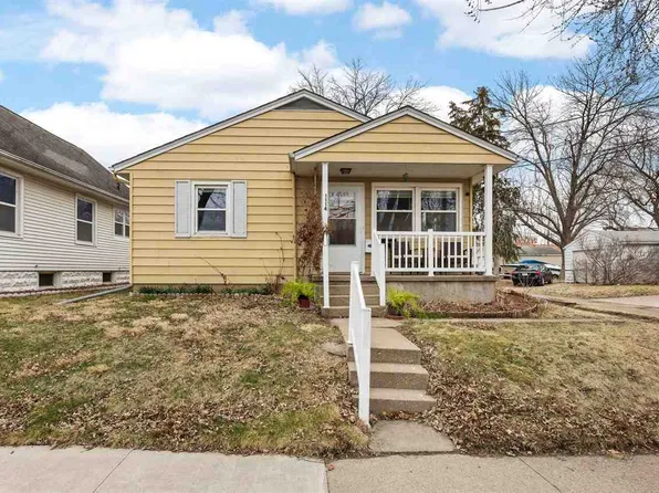 1114 11th St NW, Cedar Rapids, IA 52405