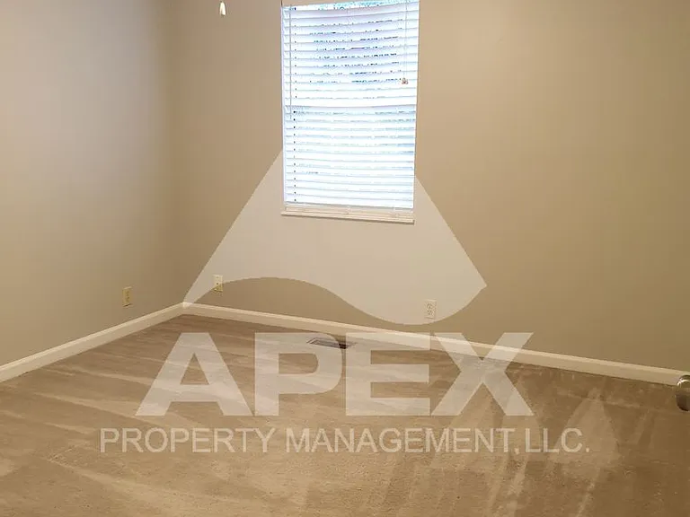 913 Oak Haven Rd — Photo 27