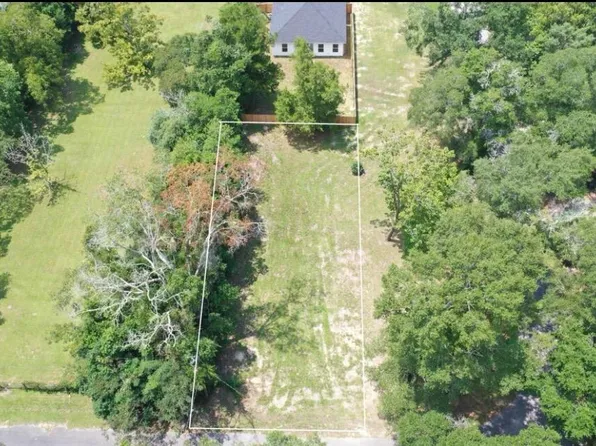 18 Water St, Defuniak Springs, FL 32435