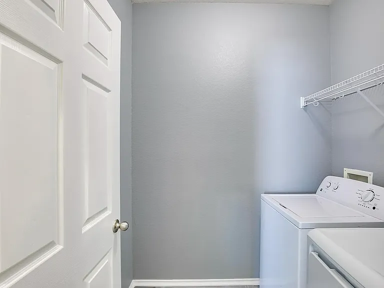 1110 Concan Dr — Photo 27