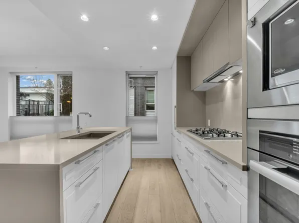 6677 Cambie St #109, Vancouver, BC V6P 0E6