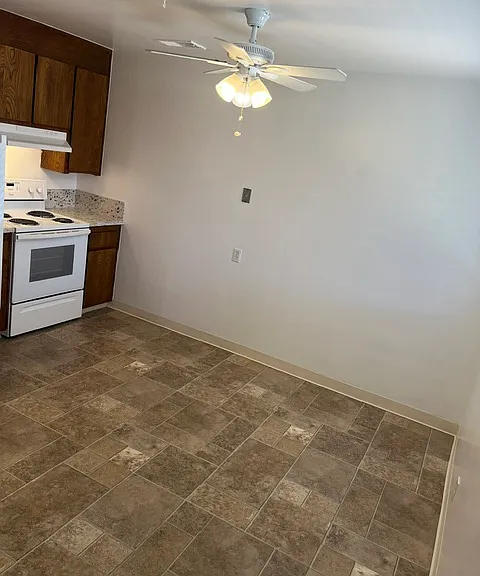 1577 Brookvale Dr — Photo 7