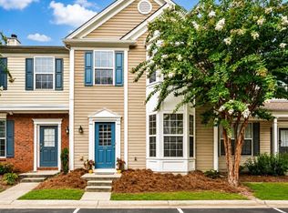 945 Prestwyck Ct, Alpharetta, GA 30004