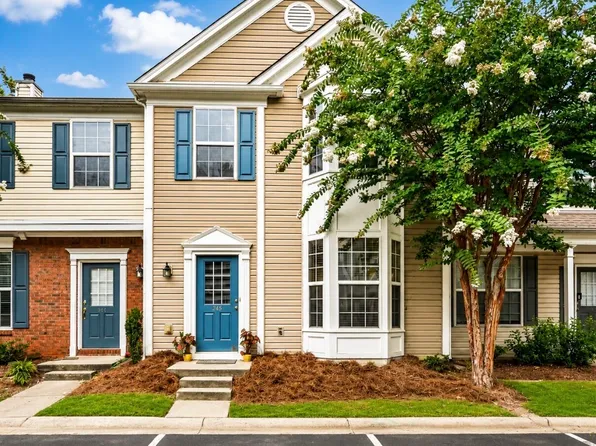 945 Prestwyck Ct, Alpharetta, GA 30004