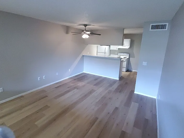 Sand Pebble Community *Renovated Units — Photo 21