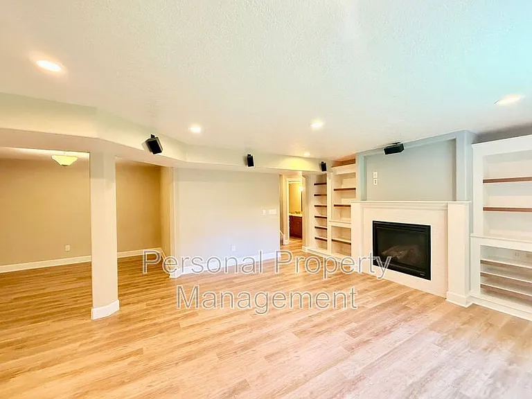 14317 NE 40th Cir — Photo 29