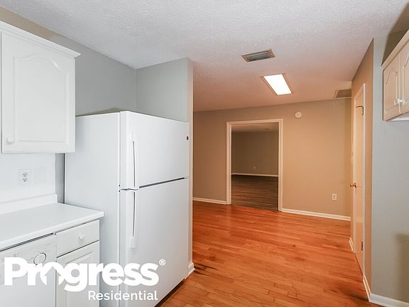 5th image of 1127 Circle Dr