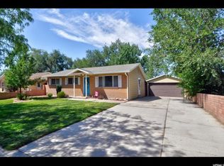 10464 S Silver Mountain Dr, Sandy, UT 84094