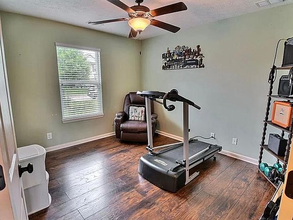 4th image of 5353 Wilmington Cir