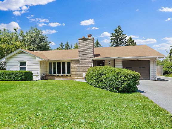 2nd image of 205 Wildwood Ln