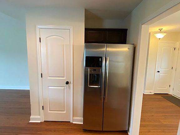 4th image of 619 Kaymin Hill Ct