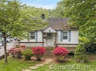 137 Columbus Pl, Stamford, CT 06907