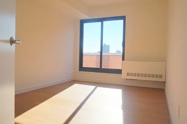 Rented by Nest Seekers International | media 56