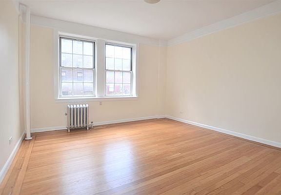 4th image of 117 W 13th St APT 31