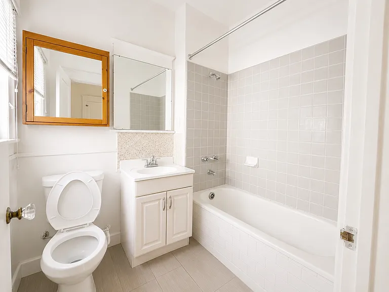 359 S Berendo St #359 — Photo 9