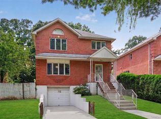 8716 Palo Alto St, Hollis, NY 11423