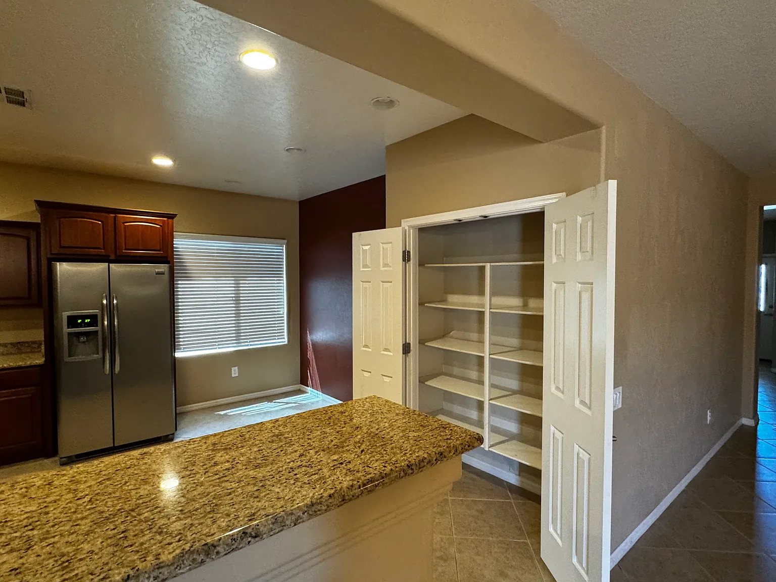 3 bed, 1918 sqft, $2,100 — Photo 2