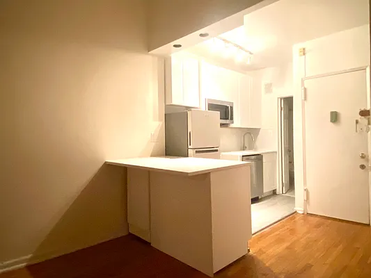 Rented by Compass | media 16