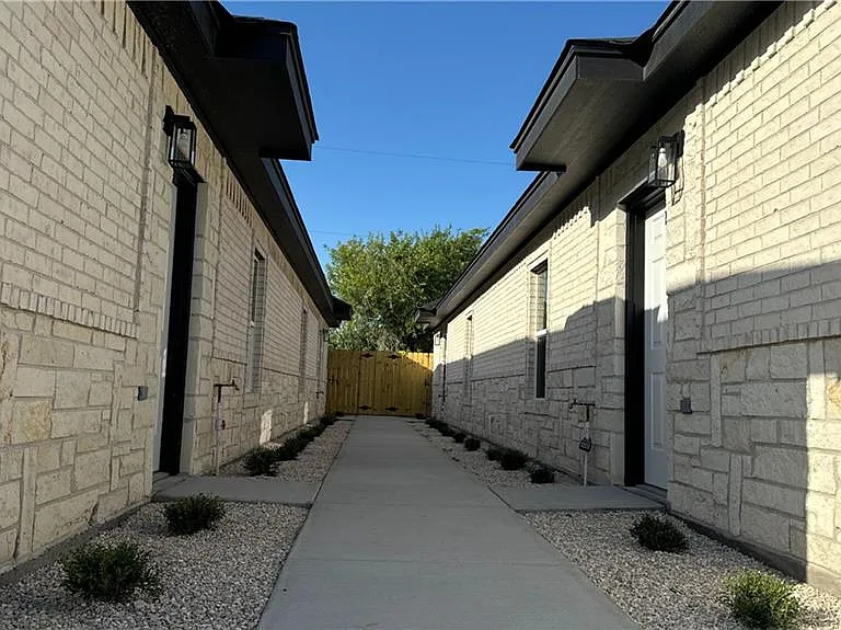3711 Chapa Ave — Photo 2